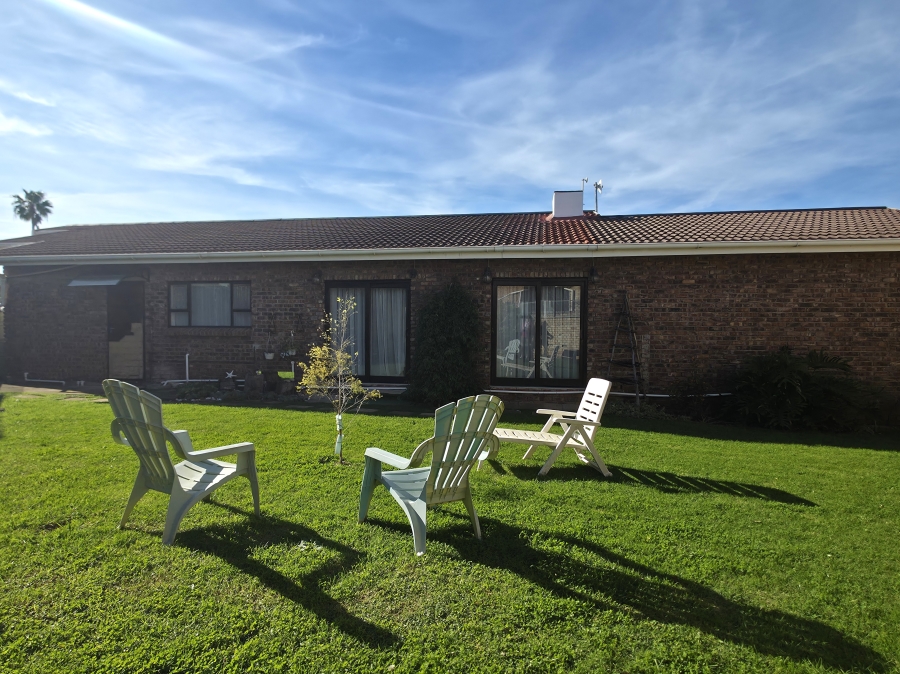 3 Bedroom Property for Sale in Wavecrest Eastern Cape
